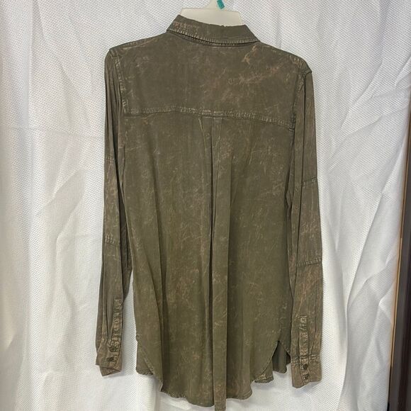 Sweet Wanderer Olive Button Down Shirt - Picture 3 of 5